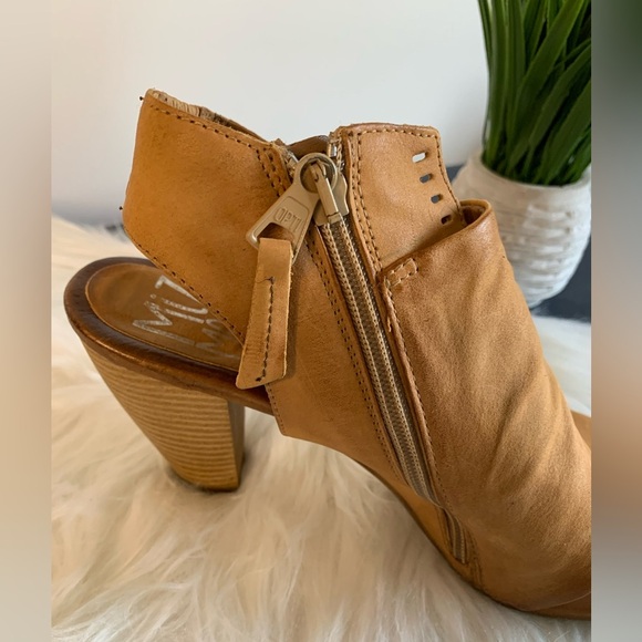 Miz Mooz Tan Open toe Heel Sandal SZ:EU 41 - Picture 6 of 8